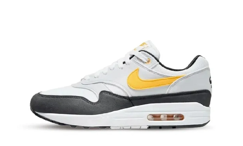 Nike air max 1 white university gold