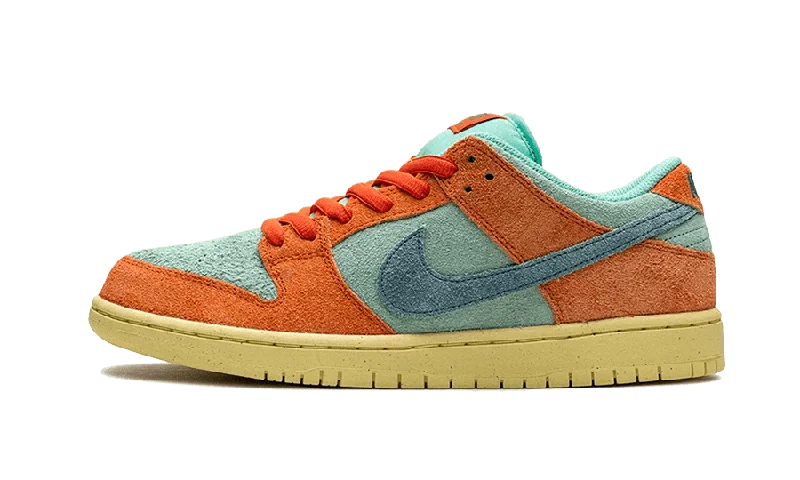 Nike sb dunk low orange emerald rise